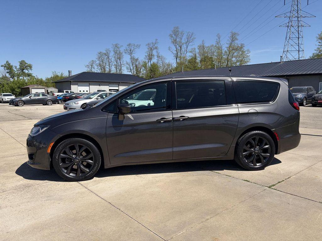 used 2019 Chrysler Pacifica car