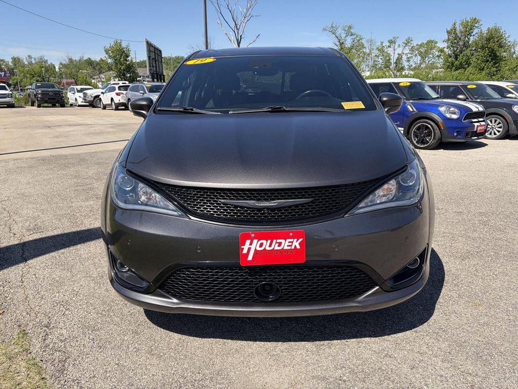 used 2019 Chrysler Pacifica car