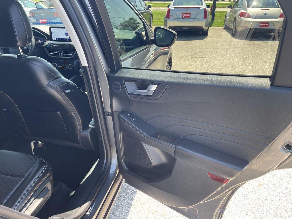 used 2022 Ford Escape car, priced at $15,995