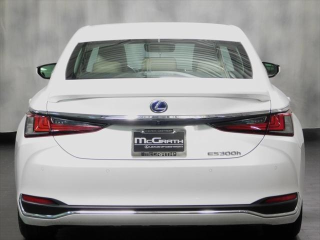 2021 Eminent White Pearl Lexus ES 300h