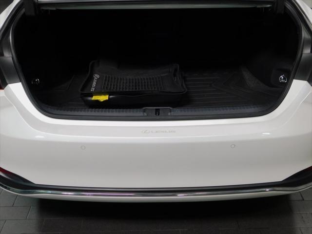 2021 Eminent White Pearl Lexus ES 300h