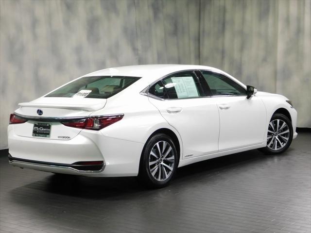 2021 Eminent White Pearl Lexus ES 300h