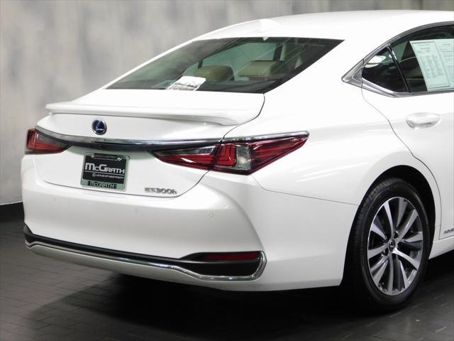 2021 Eminent White Pearl Lexus ES 300h
