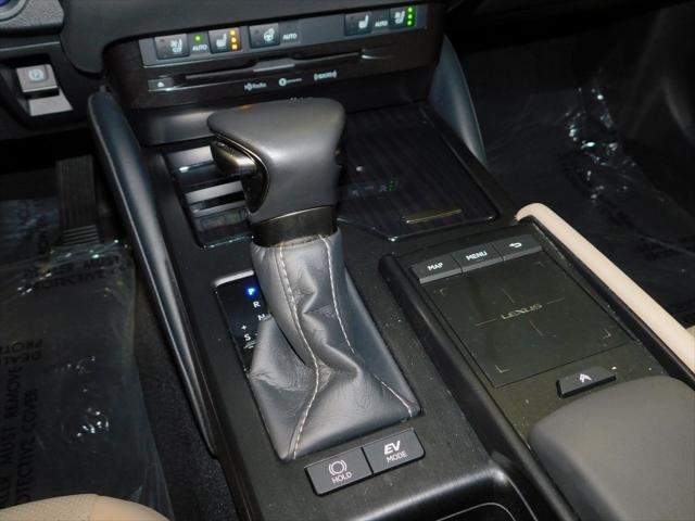 2021 Eminent White Pearl Lexus ES 300h