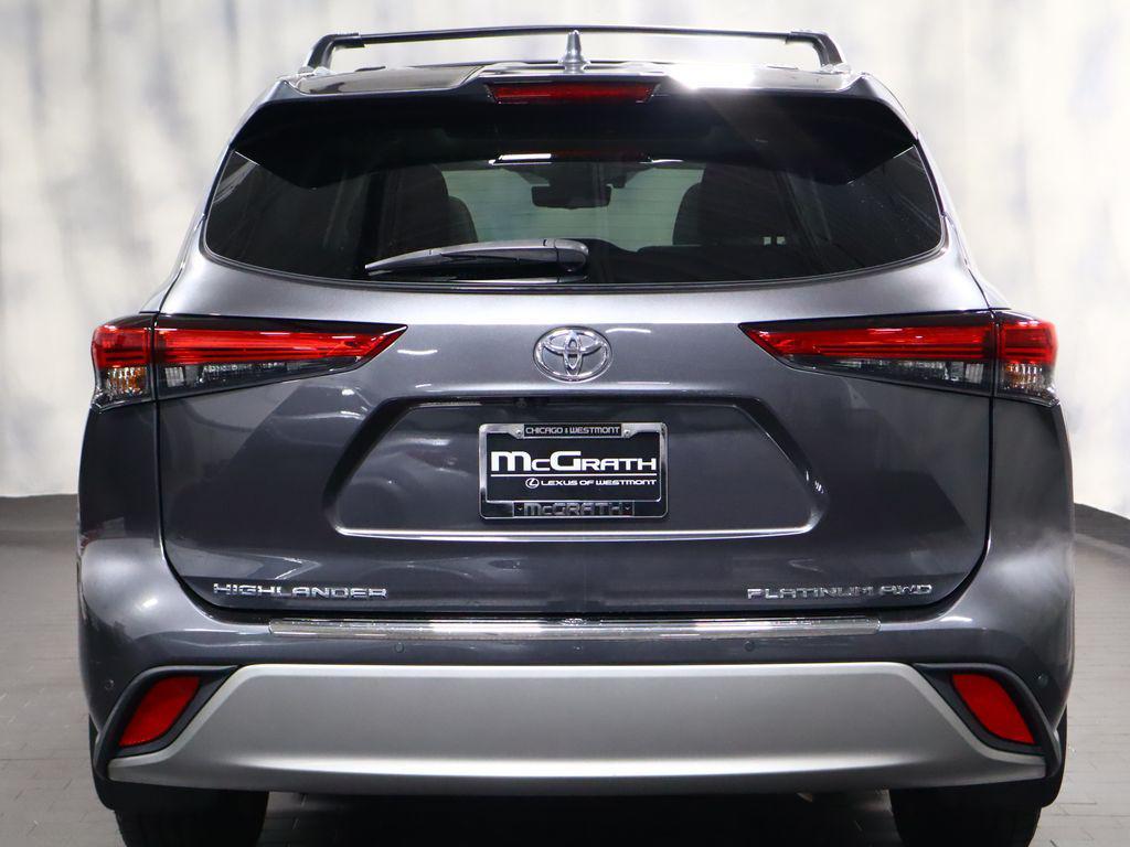 used 2020 Toyota Highlander car, priced at $30,372