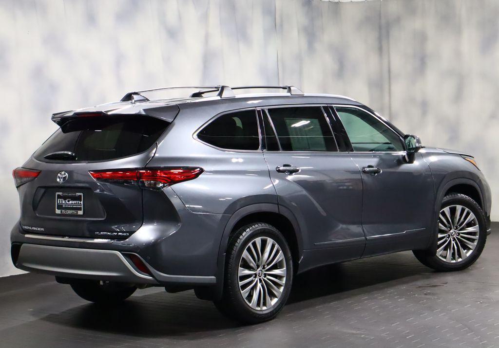 used 2020 Toyota Highlander car, priced at $30,372