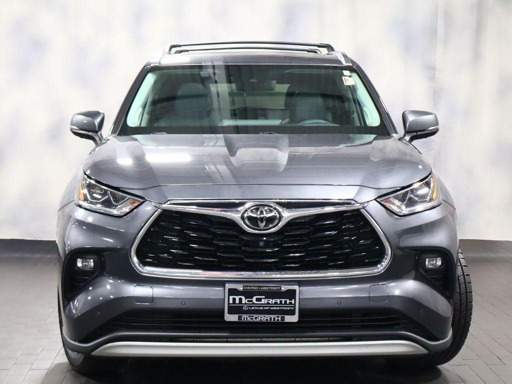 used 2020 Toyota Highlander car, priced at $30,372