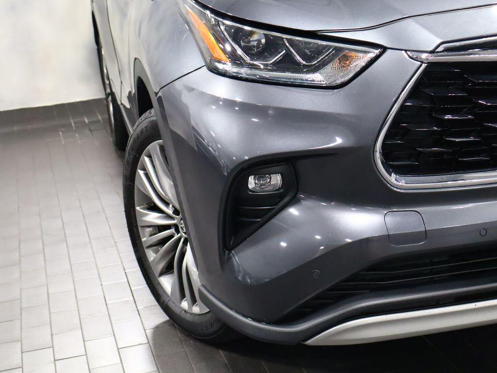 used 2020 Toyota Highlander car, priced at $30,372