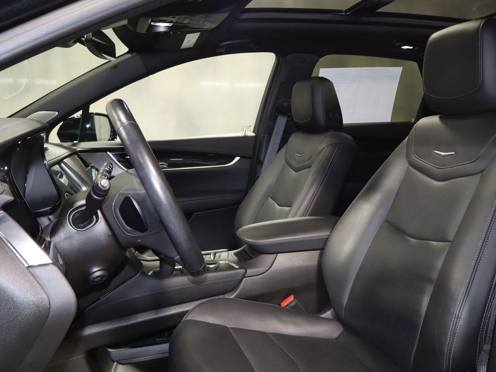 used 2021 Cadillac XT5 car, priced at $29,372