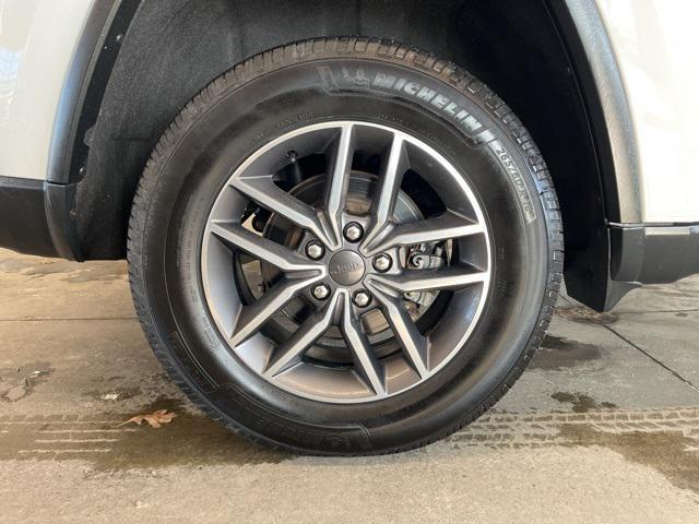 used 2020 Jeep Grand Cherokee car, priced at $21,576