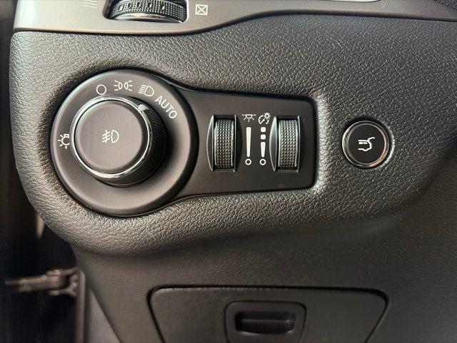 used 2019 Jeep Cherokee car, priced at $14,179
