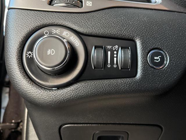 used 2020 Jeep Cherokee car, priced at $18,216