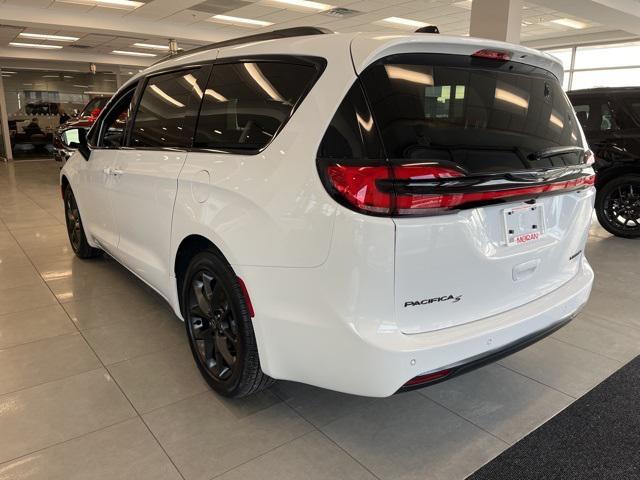 new 2026 Chrysler Pacifica car, priced at $54,615