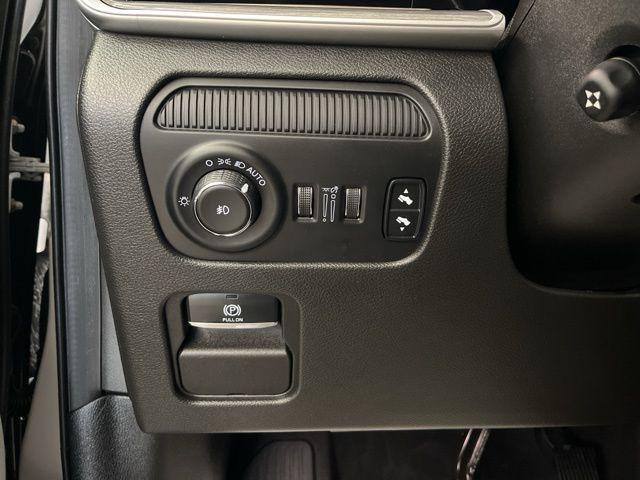 used 2022 Jeep Wagoneer car, priced at $37,995