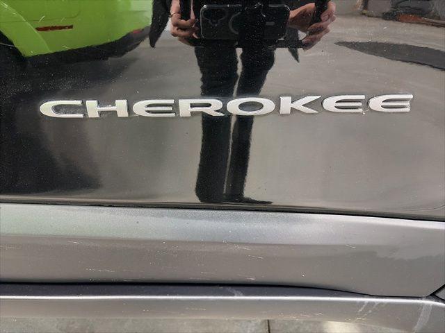 used 2022 Jeep Cherokee car, priced at $26,587