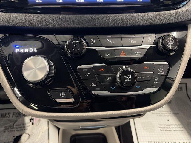 used 2024 Chrysler Pacifica car, priced at $27,208