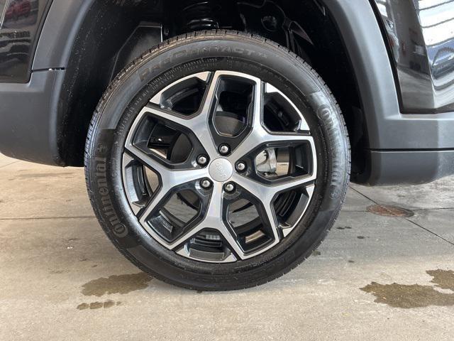 used 2024 Jeep Compass car, priced at $25,192