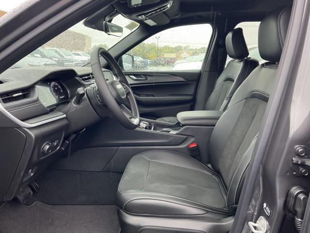 new 2025 Jeep Grand Cherokee car, priced at $46,730