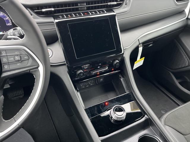 new 2025 Jeep Grand Cherokee car, priced at $46,730