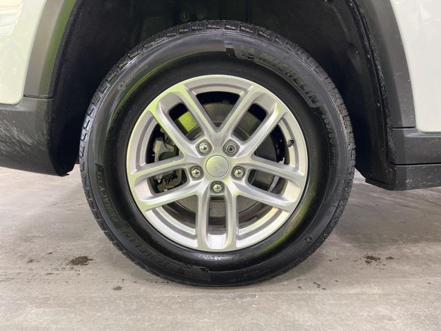 used 2025 Jeep Grand Cherokee L car, priced at $35,697