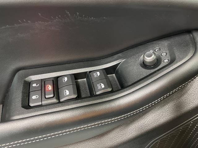 used 2025 Jeep Grand Cherokee L car, priced at $35,697