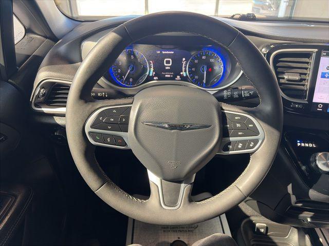 used 2025 Chrysler Pacifica car, priced at $28,602