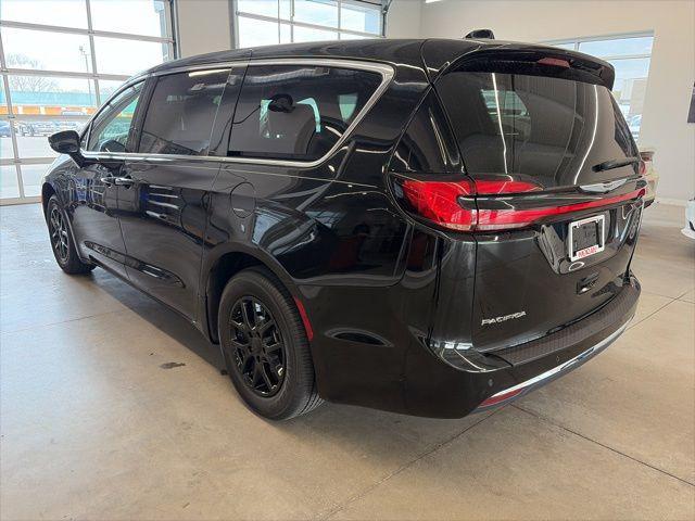 used 2025 Chrysler Pacifica car, priced at $28,602