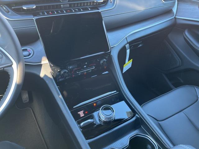 new 2025 Jeep Grand Cherokee car, priced at $47,495