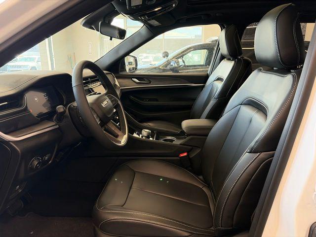 used 2025 Jeep Grand Cherokee car, priced at $41,842