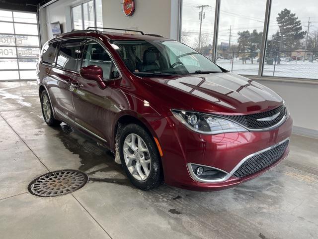 used 2017 Chrysler Pacifica car, priced at $11,034