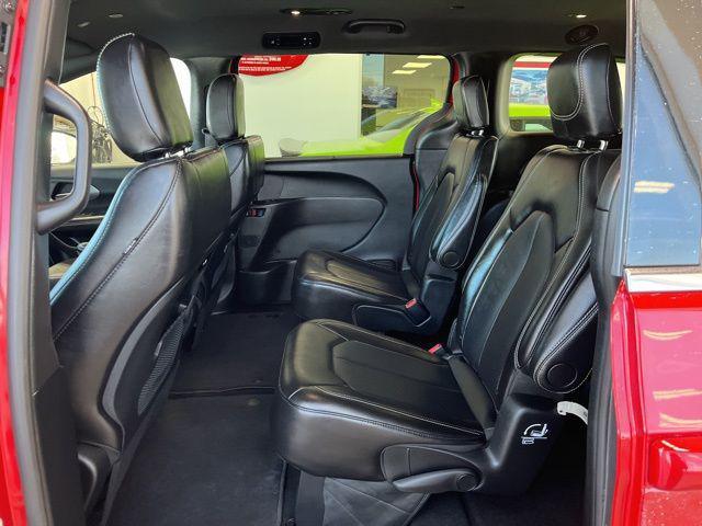 used 2025 Chrysler Pacifica car, priced at $28,896
