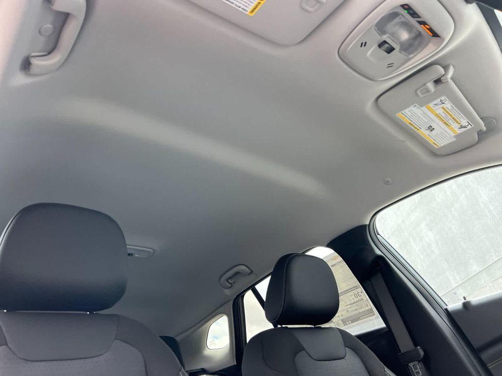 new 2025 Chevrolet Trax car, priced at $19,095