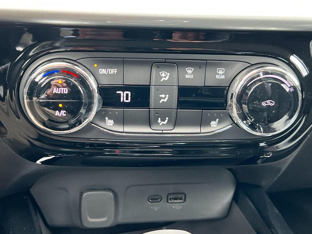 new 2025 Chevrolet Trax car, priced at $19,095