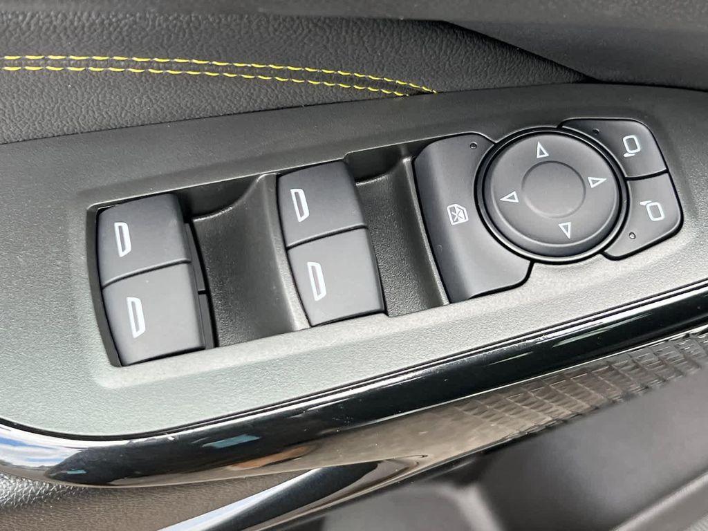 new 2025 Chevrolet Trax car, priced at $19,095