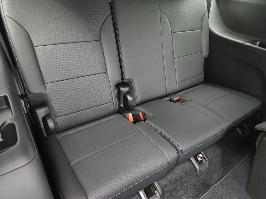 new 2026 Chevrolet Traverse car, priced at $52,040