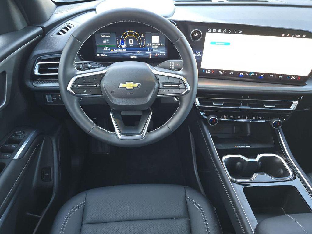 new 2025 Chevrolet Traverse car, priced at $43,495