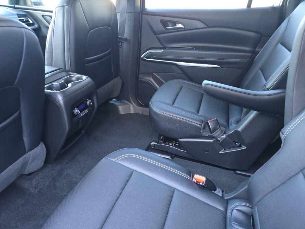 new 2025 Chevrolet Traverse car, priced at $43,495