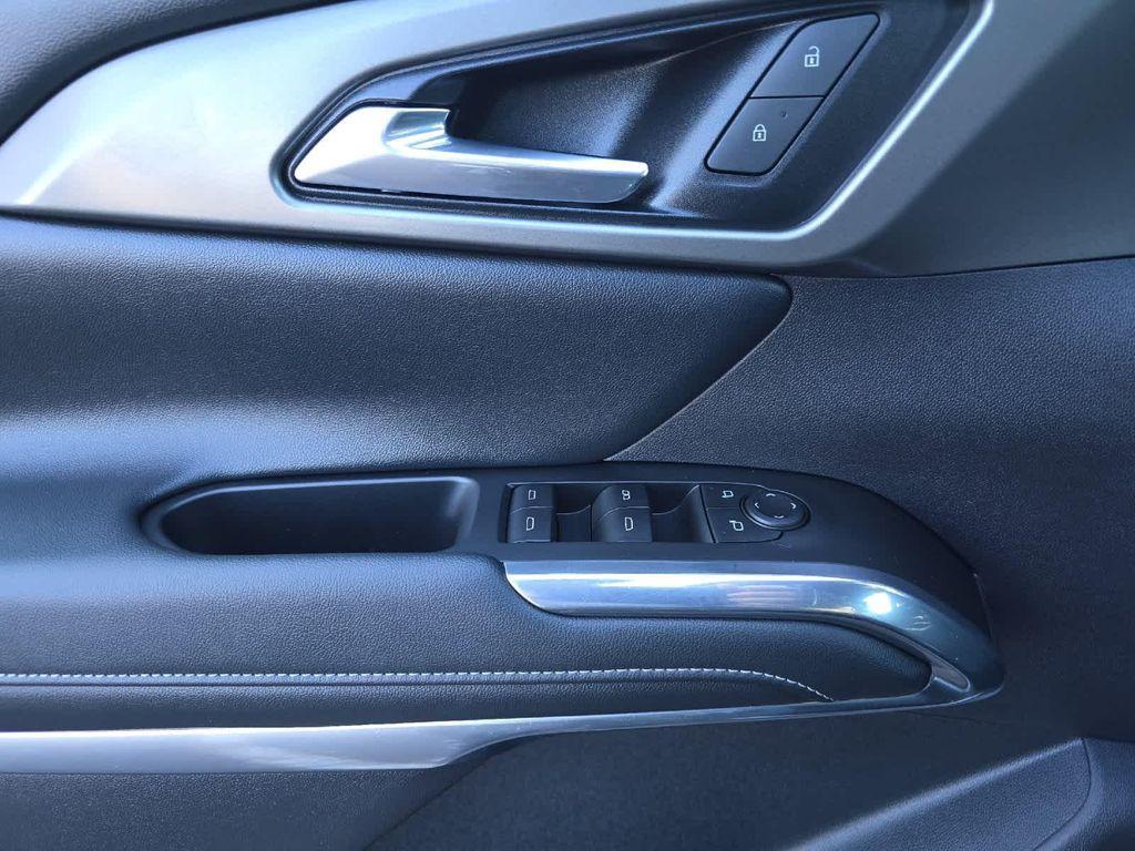 new 2025 Chevrolet Traverse car, priced at $43,495