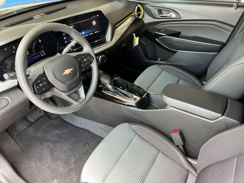 new 2025 Chevrolet Trax car, priced at $19,095