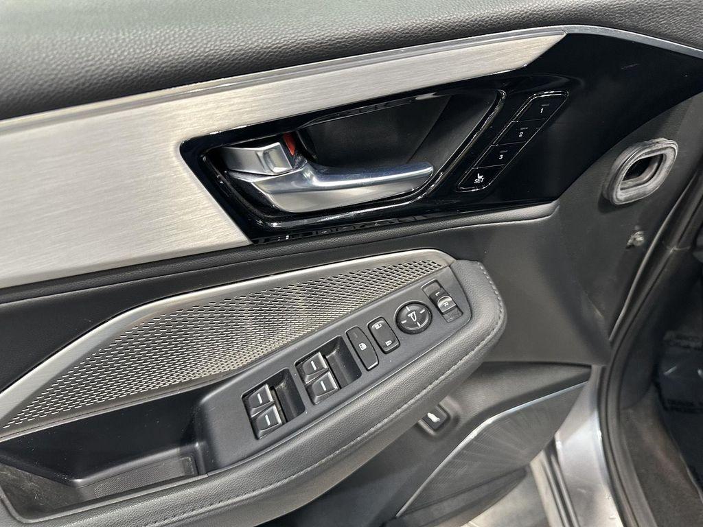 used 2023 Acura MDX car, priced at $38,500