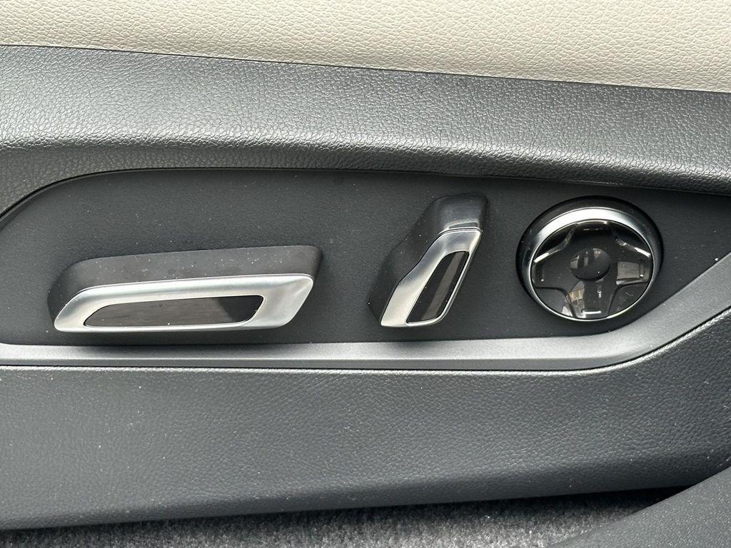 new 2026 Acura RDX car, priced at $47,050