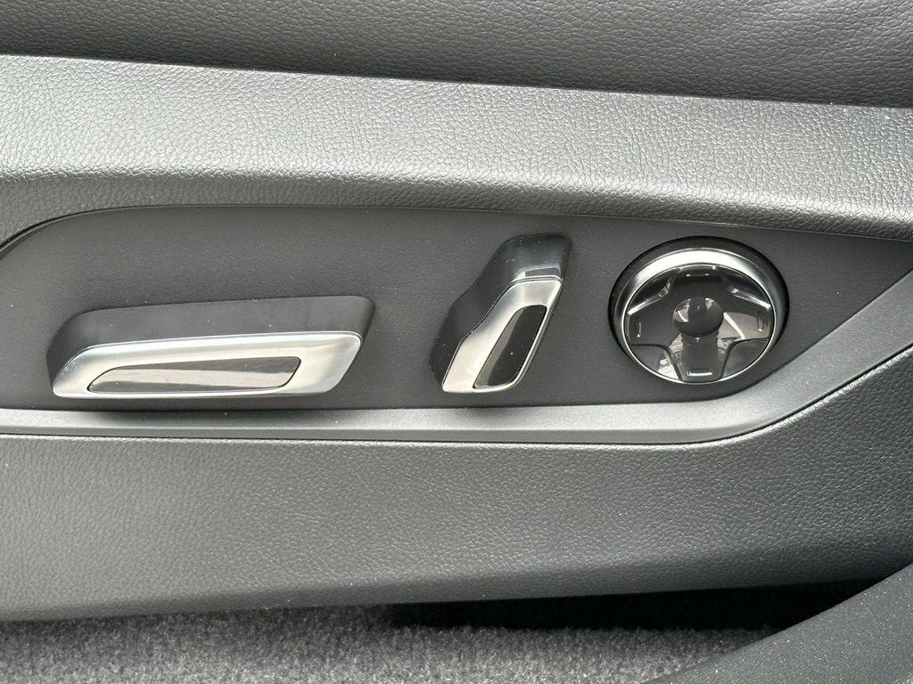 new 2026 Acura RDX car, priced at $47,050