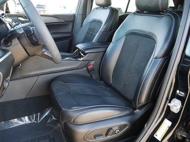 used 2025 Jeep Grand Cherokee car, priced at $36,881