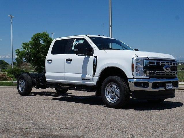 new 2025 Ford F-350 car, priced at $62,625