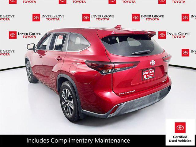 used 2025 Toyota Highlander car, priced at $41,595