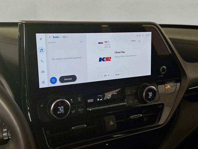 used 2025 Toyota Highlander car, priced at $41,595