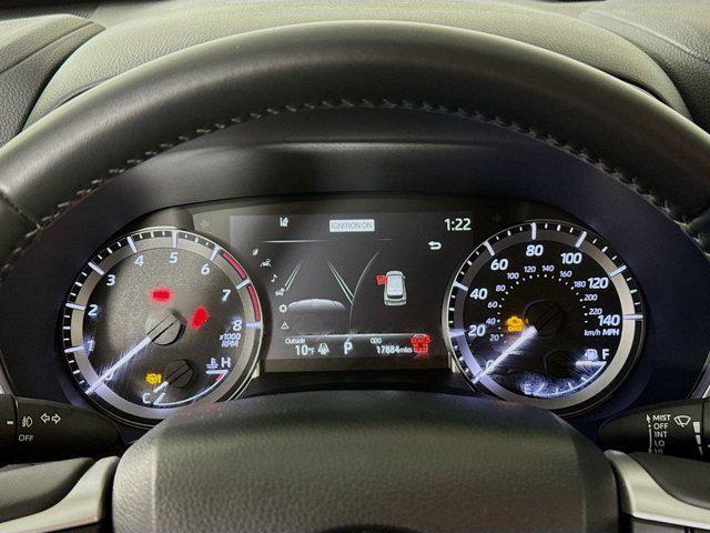 used 2025 Toyota Highlander car, priced at $42,595