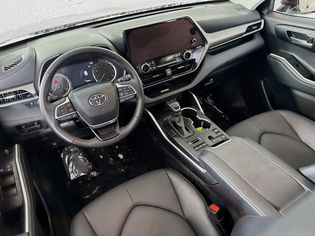 used 2025 Toyota Highlander car, priced at $42,595