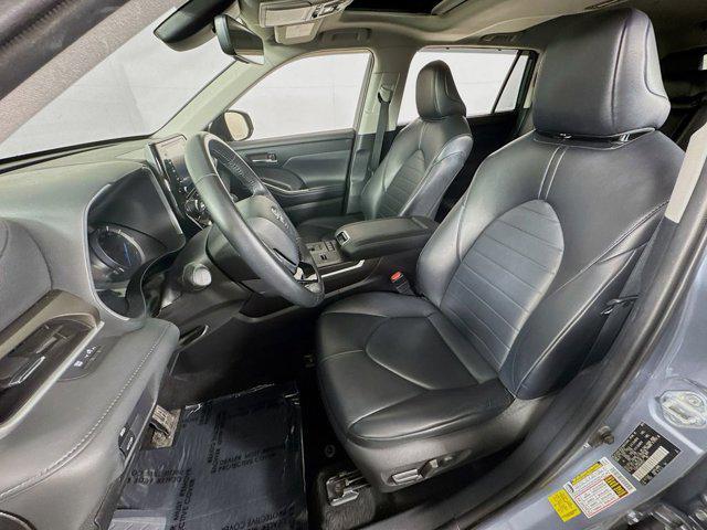 used 2021 Toyota Highlander Hybrid car, priced at $31,995