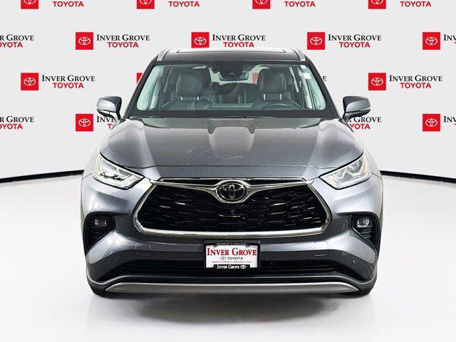 used 2025 Toyota Highlander Hybrid car, priced at $57,345